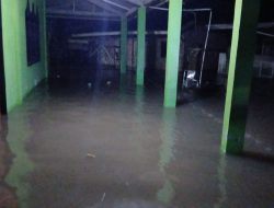 Banjir Rendam Ponpes Mathla’ul Anwar dan Masjid Ijtihad Tiuh Balak, Warga Minta Pemerintah dan Dinas Terkait Di minta Bertindak Tegas