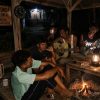 Pemuda Talang Emperes Isi Ronda Malam dengan Musik, Warga Apresiasi Kebersamaan Way Kanan, – Suasana ronda malam di Dusun Talang Emperes, Kampung Rebang Tinggi, Kecamatan Banjit, Kabupaten Way Kanan, tampak hangat dan penuh kebersamaan